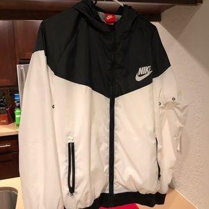 Nike windbreaker Black and white